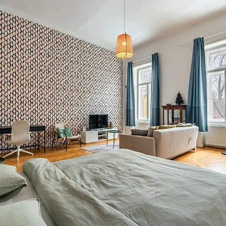 Spacious Near Liget