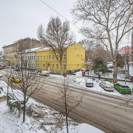 Spacious Near Liget Budapest