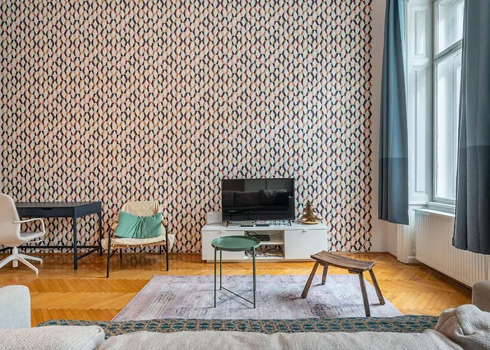 Apartment Spacious Near Liget *
