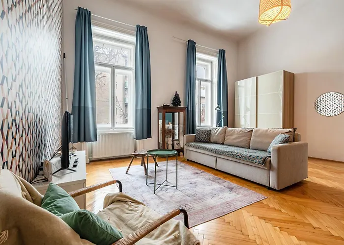 Spacious Near Liget